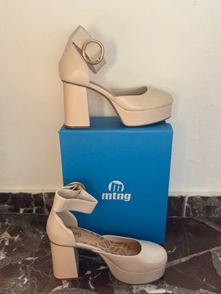 Zapatos de tacón MTNG beige