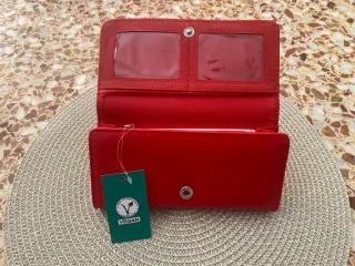 Cartera Roja Vegana