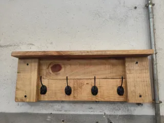 Perchero madera artesanal 4 ganchos