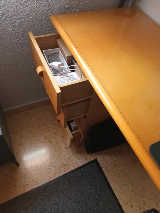 Mesa escritorio madera y cristal