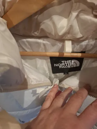 Plumífero The North Face blanco y beige