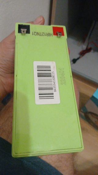 Kayak con dos remos, sonda y chaleco salvavidas.