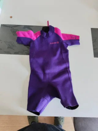 Neopreno niño morado y fucsia talla 4 años