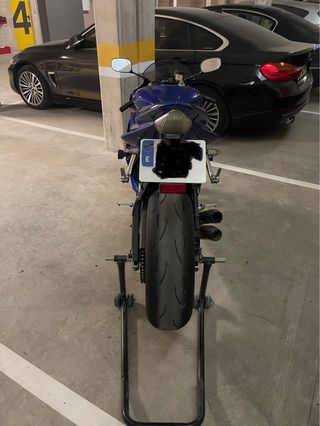 Yamaha R6R Azul y Dorado