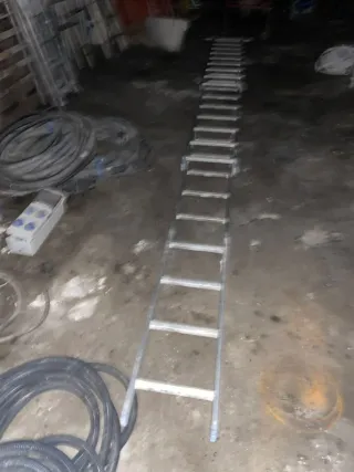 Escalera telescópica de aluminio