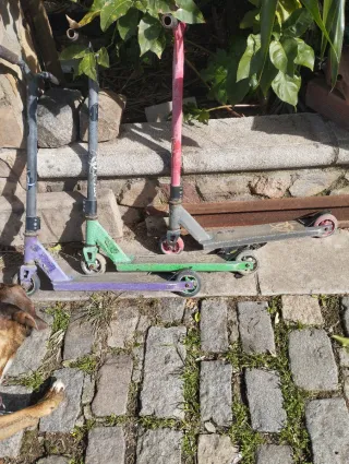 Patinetes infantiles morado, verde y rosa