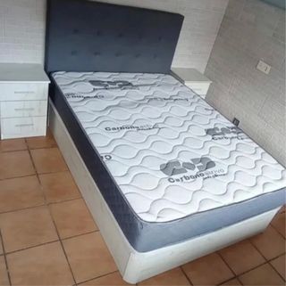 Armario blanco y marrón madera