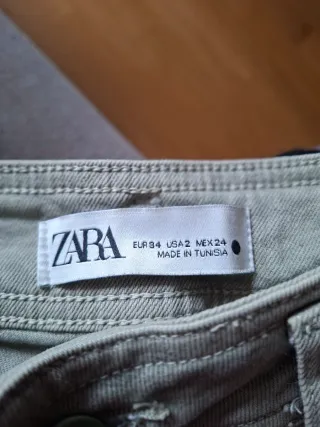 Pantalón Zara ancho cargo verde militar T.34