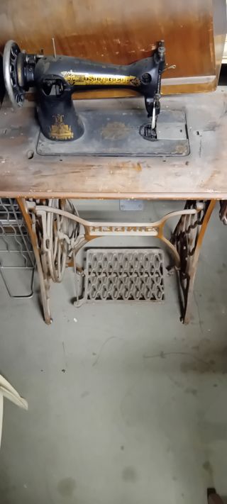 Pie de máquina de coser Singer