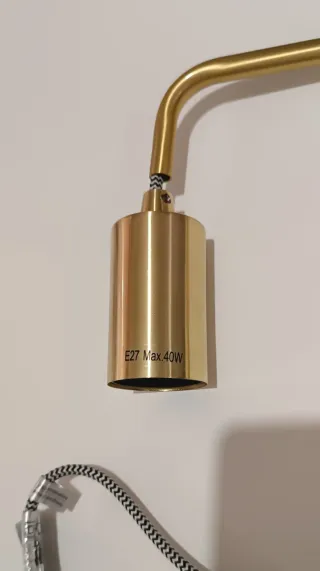 Lámpara de pared dorada metal