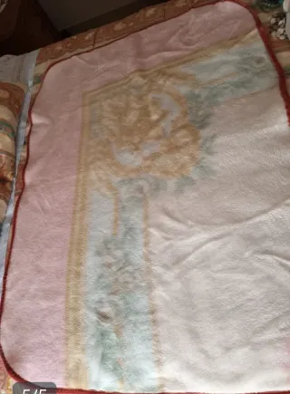 Manta cuna bebé floral rosa