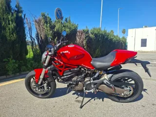 Ducati Monster 821 Roja .Limitable para el A2