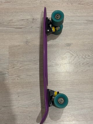 Patinete morado para niños