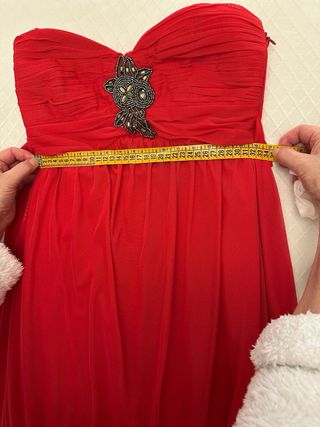 Vestido largo fucsia con pedrería