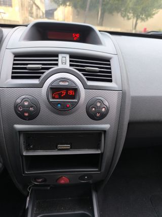 MEGANE 1.6.16V 115CV ETIQUETA B