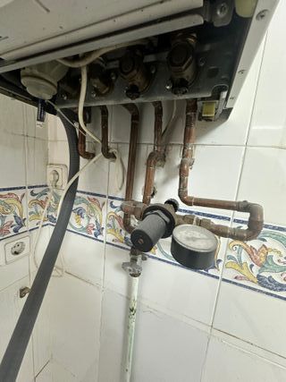 Fontanero tecnico en calefacción y mantenimiento