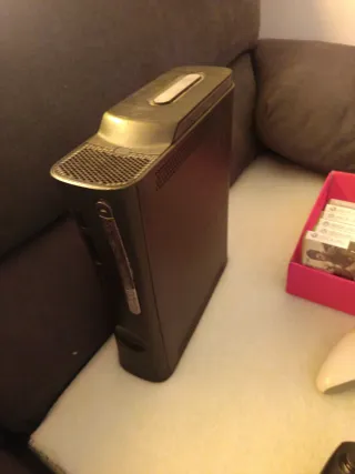 Xbox 360 Nera + 6 Giochi - Descrizione dettagliata