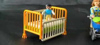 Playmobil Familia con Cuna y Cochecito