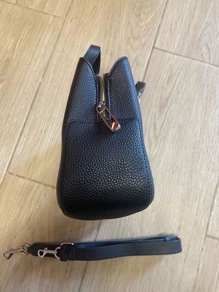 Bolso Tommy Hilfiger negro con bandolera – Nuevo