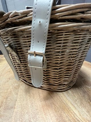 Cesta de mimbre con tapa