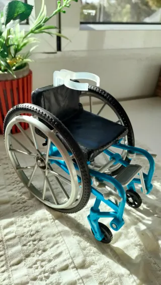 Silla de ruedas de juguete Barbie