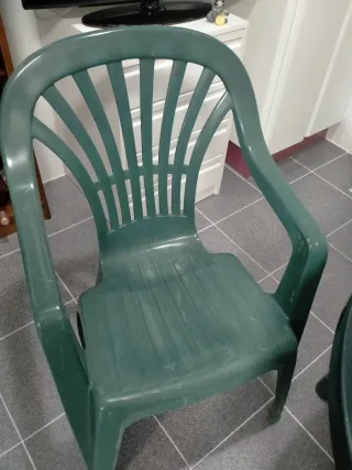 Conjunto mesa y 4 sillas jardín