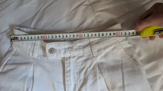 Pantalón Zara blanco con pinzas