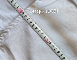 Pantalón Zara blanco con pinzas