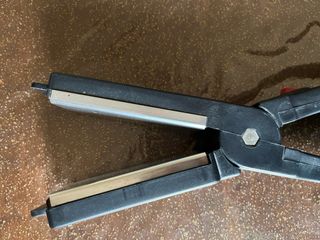 Piastra per capelli Kedo nera