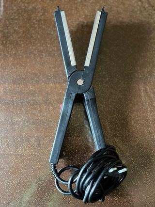 Piastra per capelli Kedo nera