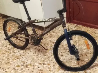 Bicicleta BMX Condor.