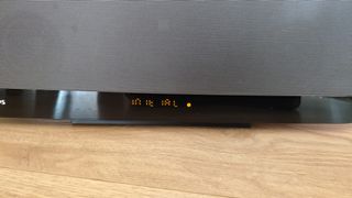 Microcadena Philips BTM2280/12 en color negro.