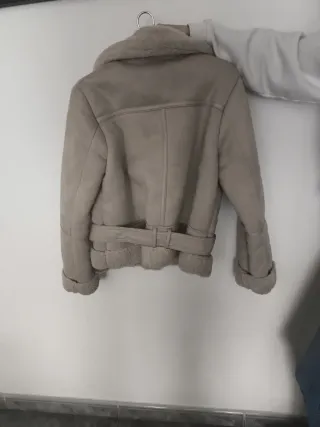 Chaqueta Stradivarius Beige Talla S