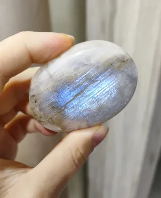 Peristerite Pietra Levigata moonstone