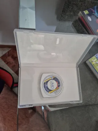 Lote 4 Giochi PSP: Cars, PES 2012, PES 2013