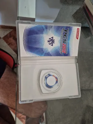 Lote 4 Giochi PSP: Cars, PES 2012, PES 2013