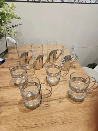 Juego 8 vasos con soporte metálico