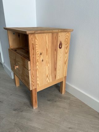 Mesita de noche madera maciza