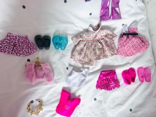 Ropa Nancy con perchas