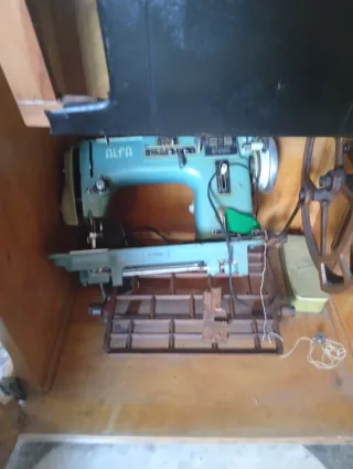 Mueble maquina coset Estilo Luis XV