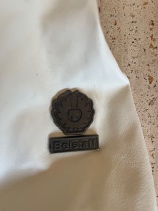 VENDO cazadora Belstaff Blanca Talla M.