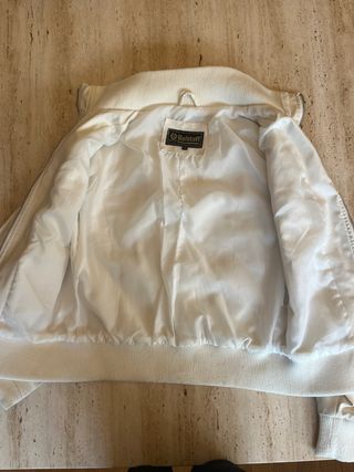 VENDO cazadora Belstaff Blanca Talla M.