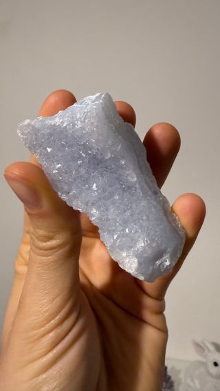 Calcedonio blu grezzo cristallizzato