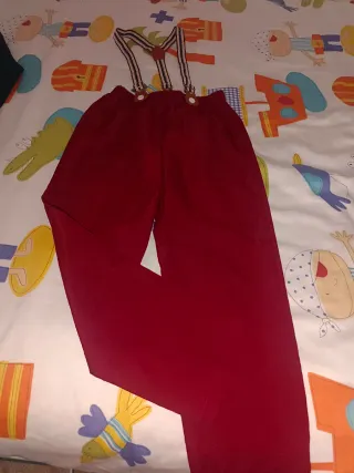 Conjunto niño camisa verde y pantalón rojo