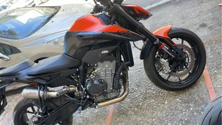KTM 890 DUKE L Negra/Naranja