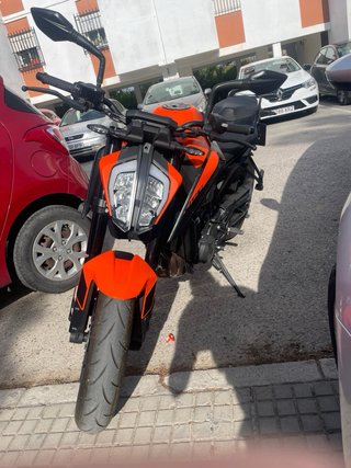 KTM 890 DUKE L Negra/Naranja