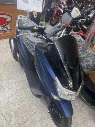 MH VRS 125 Scooter Automática