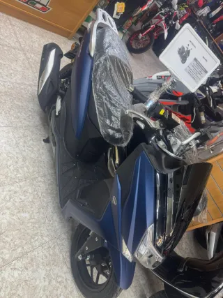 MH VRS 125 Scooter Automática