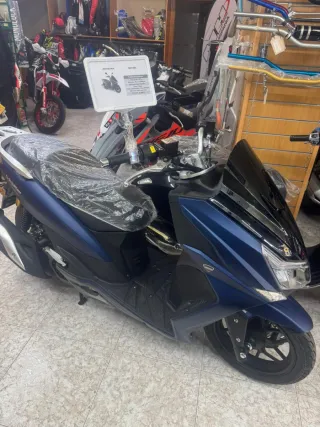 MH VRS 125 Scooter Automática