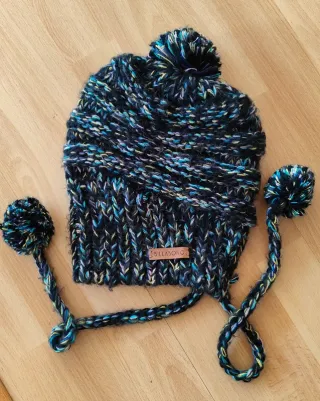 Gorro Billabong multicolor con pompón